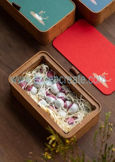 wooden tea gift box with dividers